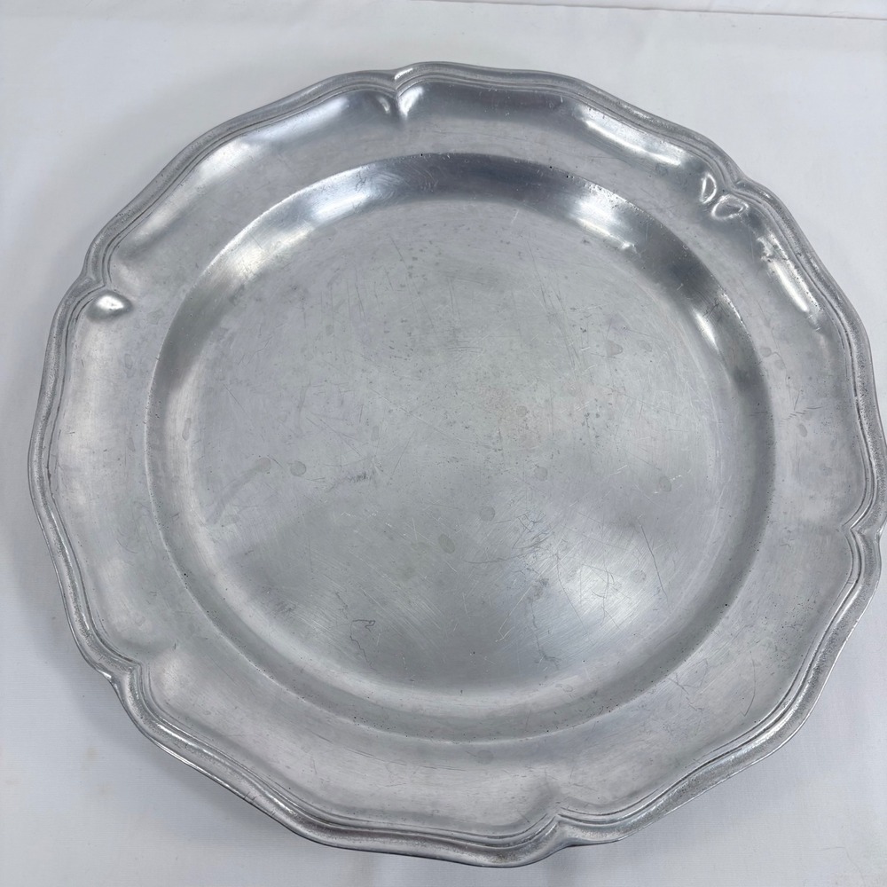 Wilton Armetale Platter Silver Scalloped Round 14 Inch RWP Serving Plate USA